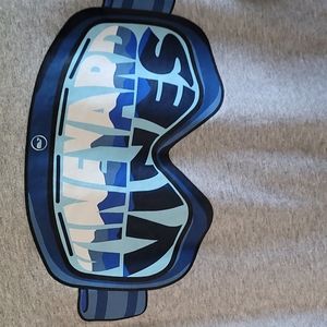 XS vineyard vines snow goggles shirt